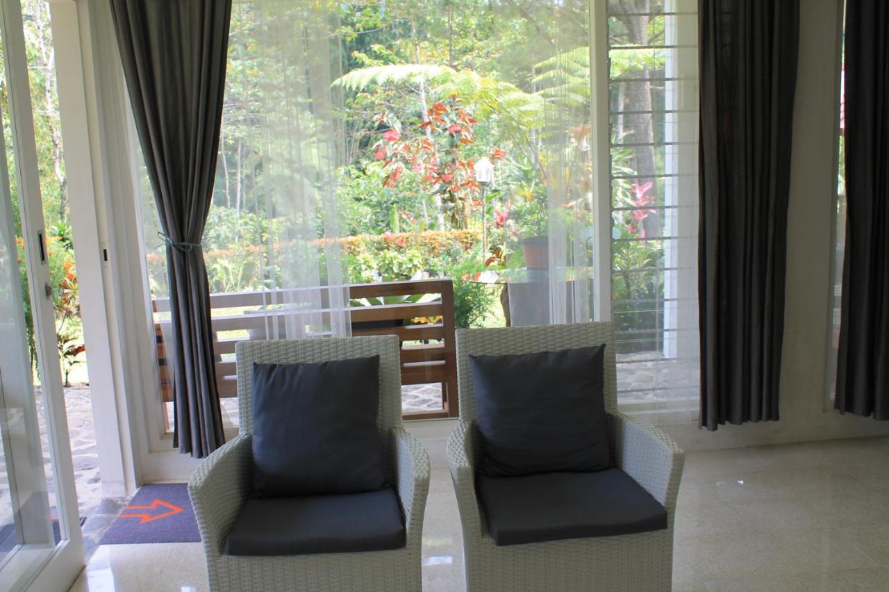 The Forest Villa Bogor Eksteriør billede