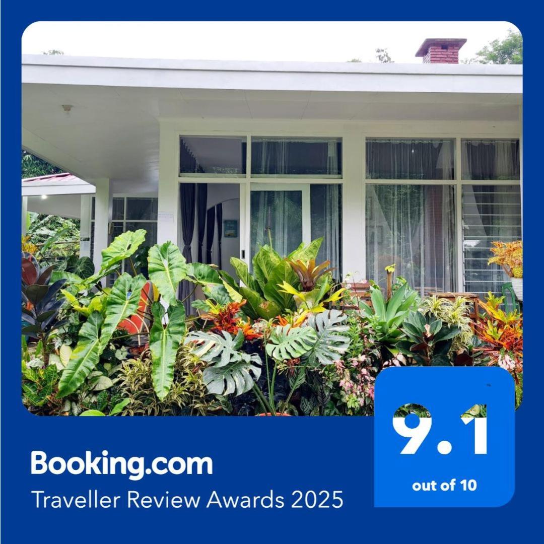 The Forest Villa Bogor Eksteriør billede